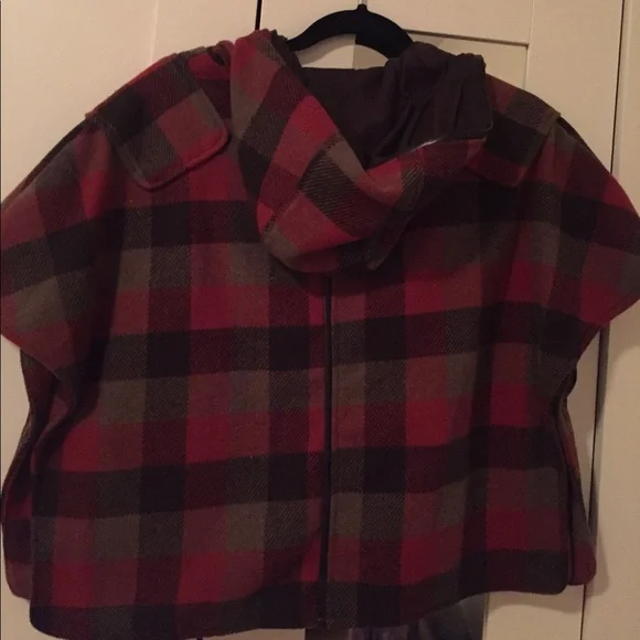 NWT- Dollhouse Cropped, Wool Poncho!! - Picture 2 of 5
